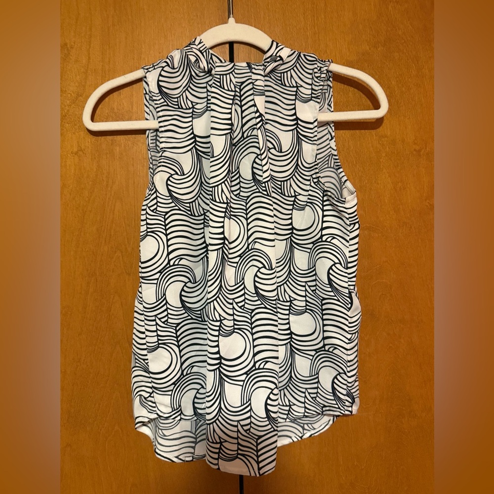 Elie Tahari Black & White Geometric Sleeveless Camisole